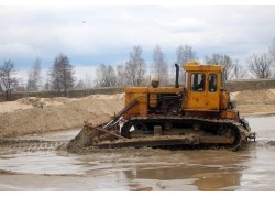 Бульдозер Т-170 болотник